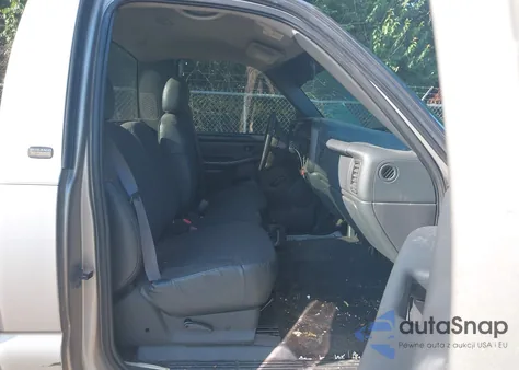 2002 Chevrolet Silverado C1500 из США, поврежденный, VIN 1GCEC14WH2Z175046